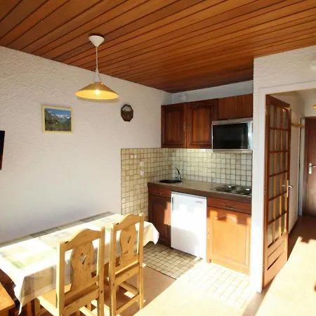 Appartement Au Pied Des Pistes Avec Balcon Et Parking Gratuit, Proche Commerces - En Oisans