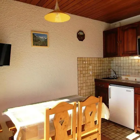 Au Pied Des Pistes Avec Balcon Et Parking Gratuit, Proche Commerces - En Oisans Appartement *